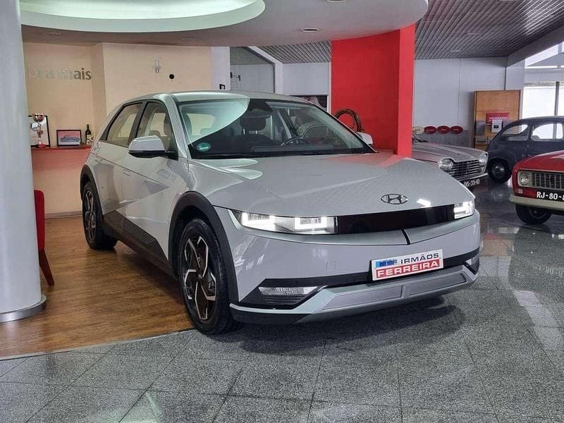 Cinzento Usado 2023 Hyundai Ioniq 6 Sedan | € 35.750 (Super Preço) - Imagem 1/4