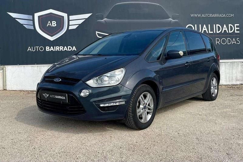 Cinza Usado 2012 Ford S-MAX Titanium Monovolume | € 11.750 (Preço justo) - Imagem 1/4