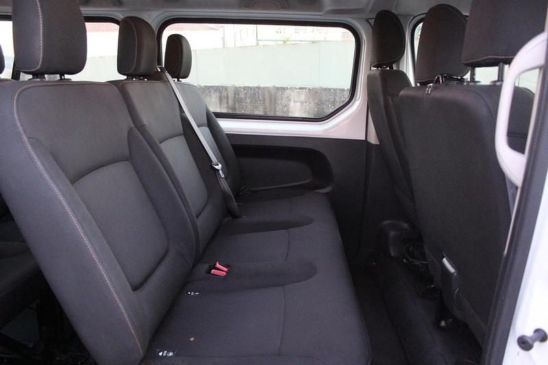 Usado Renault Trafic Intens 120 HP (88 kW) 2019 Branco Monovolume