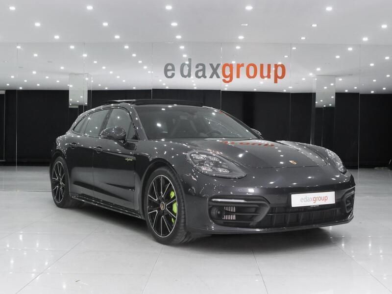Cinza Usado 2021 Porsche Panamera 4S Sedan | € 87.900 - Imagem 1/4