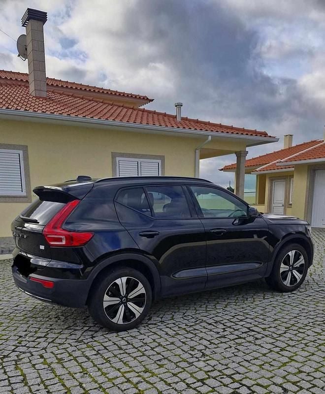 Preto Usado 2023 Volvo XC40 SUV | € 32.900 (Preço justo) - Imagem 1/4