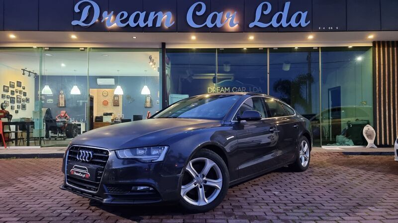 Cinza Usado 2012 Audi A5 Sport Coupé | € 19.900 (Caro) - Imagem 1/4