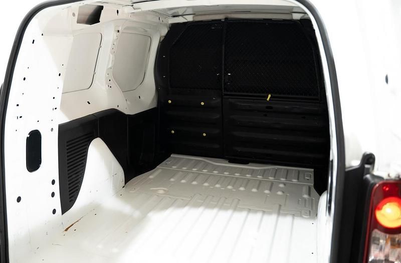 Branco Usado 2017 Citroën Berlingo Monovolume | € 10.490 (Preço justo) - Imagem 1/1