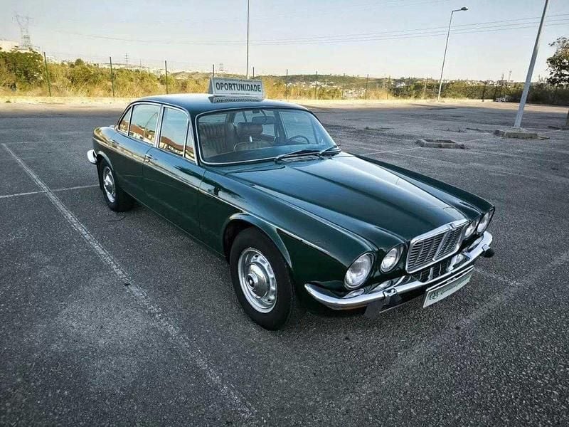 Usado Jaguar XJ6 180 HP (132 kW) 1976 Verde Sedan