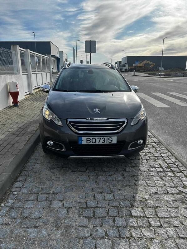 Cinzento Usado 2015 Peugeot 2008 SUV | € 9.150 (Bom preço) - Imagem 1/4