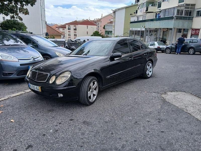 Usado 2004 Mercedes E200 | € 4.000 - Imagem 1/4