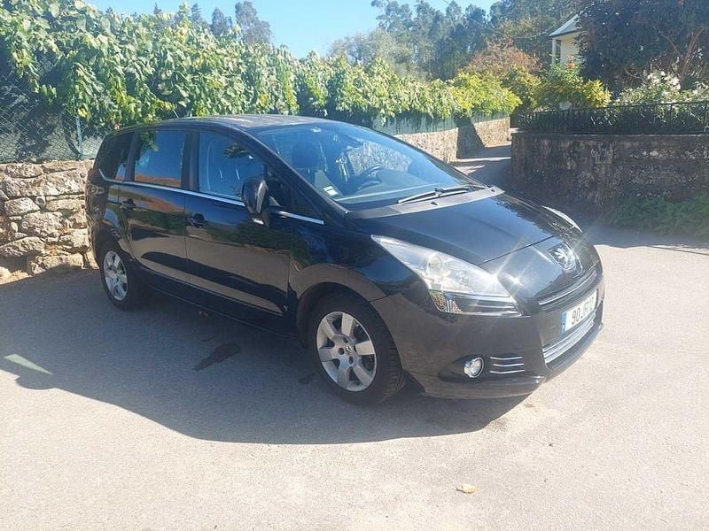 Usado 2010 Peugeot 5008 Monovolume | € 5.500 (Preço justo) - Imagem 1/4