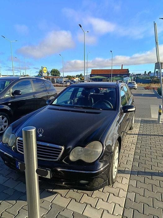 Preto Usado 2003 Mercedes C220 Sedan | € 6.500 (Preço elevado) - Imagem 1/4