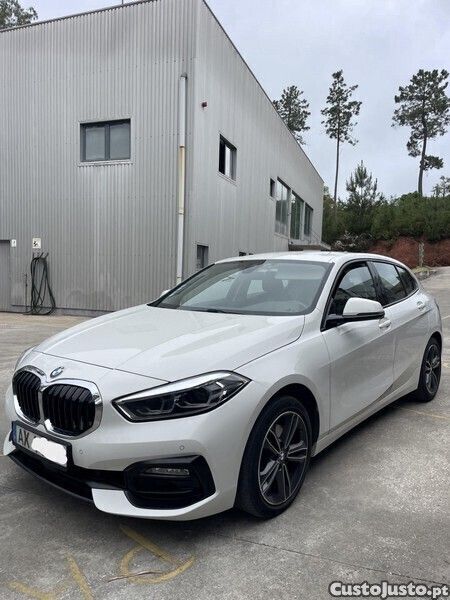 Branco Usado 2019 BMW 118 Sport Line Citadino | € 22.500 (Preço elevado) - Imagem 1/1