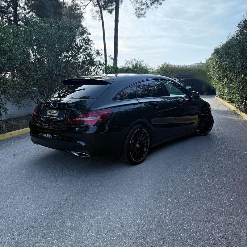 Usado Mercedes CLA180 AMG line 109 HP (80 kW) 2017 Preto Sedan