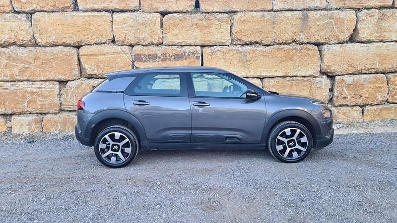 Usado Citroën C4 Feel 120 HP (88 kW) 2020 Cinza SUV