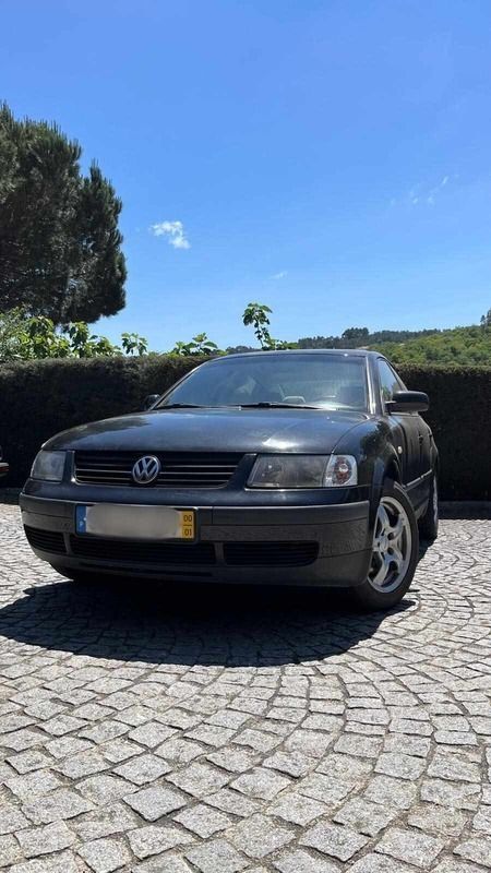 Preto Usado 2000 VW Passat Carrinha | € 4.500 - Imagem 1/4