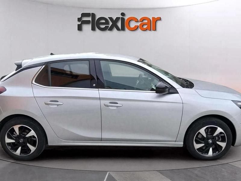 Cinza Usado 2023 Opel Corsa Edition Sedan | € 17.790 - Imagem 1/4