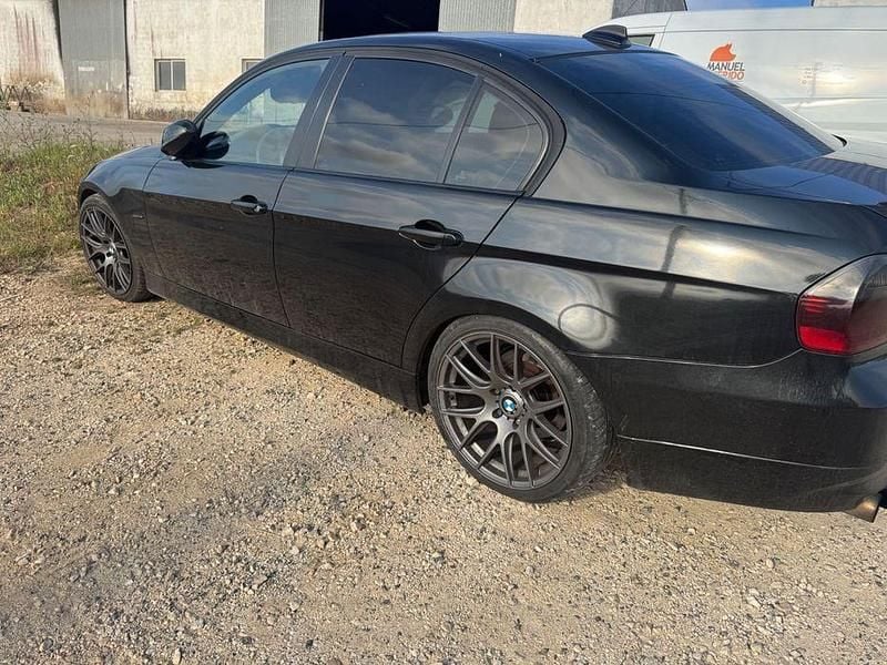 Usado 2005 BMW 320 Sedan | € 8.000 (Preço elevado) - Imagem 1/4