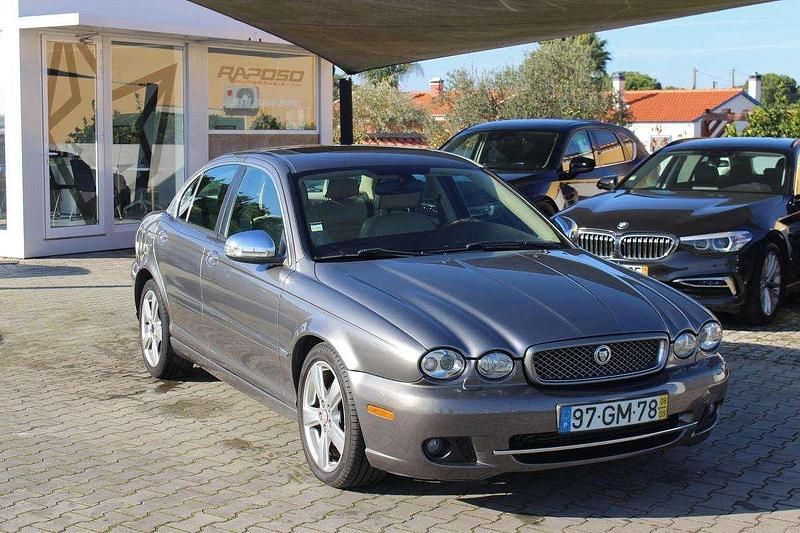 Cinzento Usado 2008 Jaguar X-type | € 9.500 - Imagem 1/4
