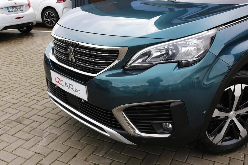 Usado Peugeot 5008 Crossway 130 HP (95 kW) 2018 Azul Monovolume