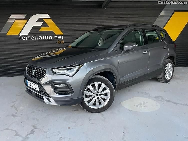 Cinza Usado 2023 Seat Ateca Style SUV | € 19.700 (Bom preço) - Imagem 1/1