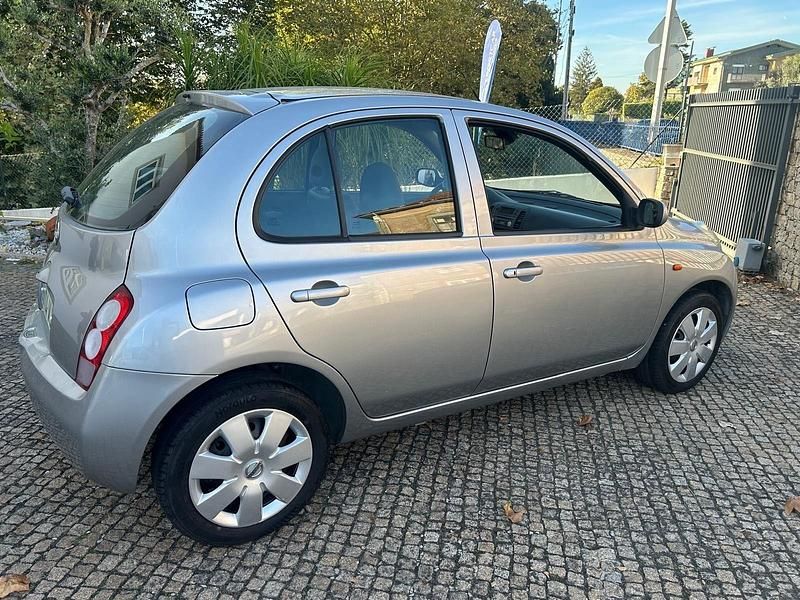 Usado Nissan Micra Acenta 80 HP (58 kW) 2003 Cinza Citadino