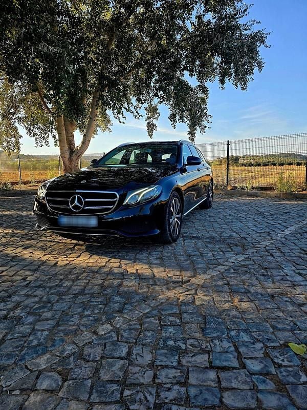 Preto Usado 2019 Mercedes E300 Avantgarde Carrinha | € 33.500 (Preço justo) - Imagem 1/4