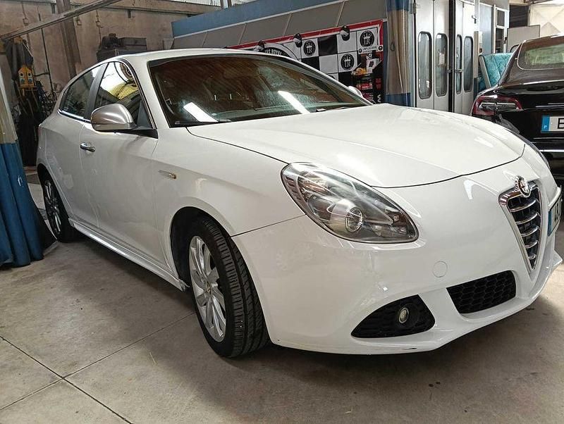Usado 2010 Alfa Romeo Giulietta Citadino | € 6.000 (Bom preço) - Imagem 1/4