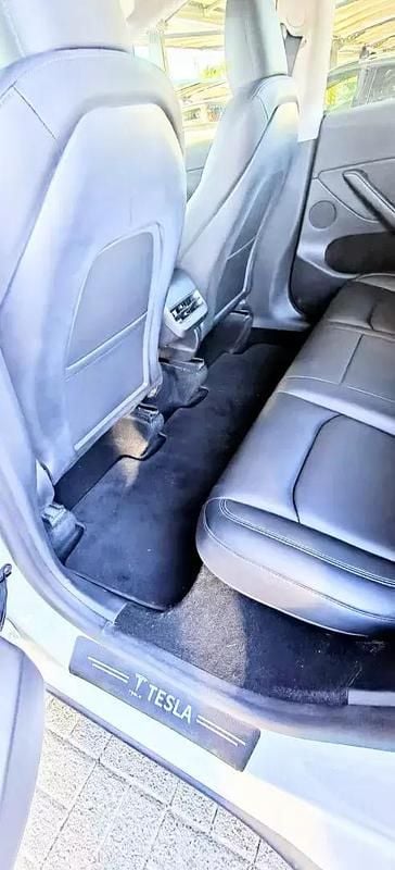 Usado Tesla Model Y 219 kW (299 HP) 2023 Branco SUV