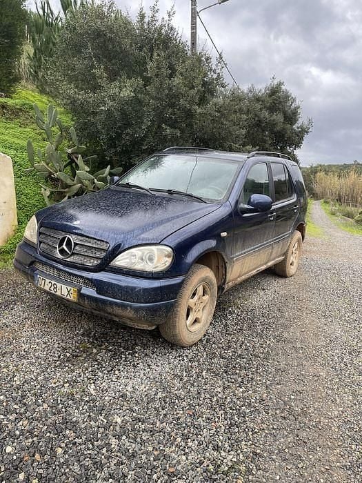 Usado 1998 Mercedes ML230 SUV | € 7.000 - Imagem 1/4