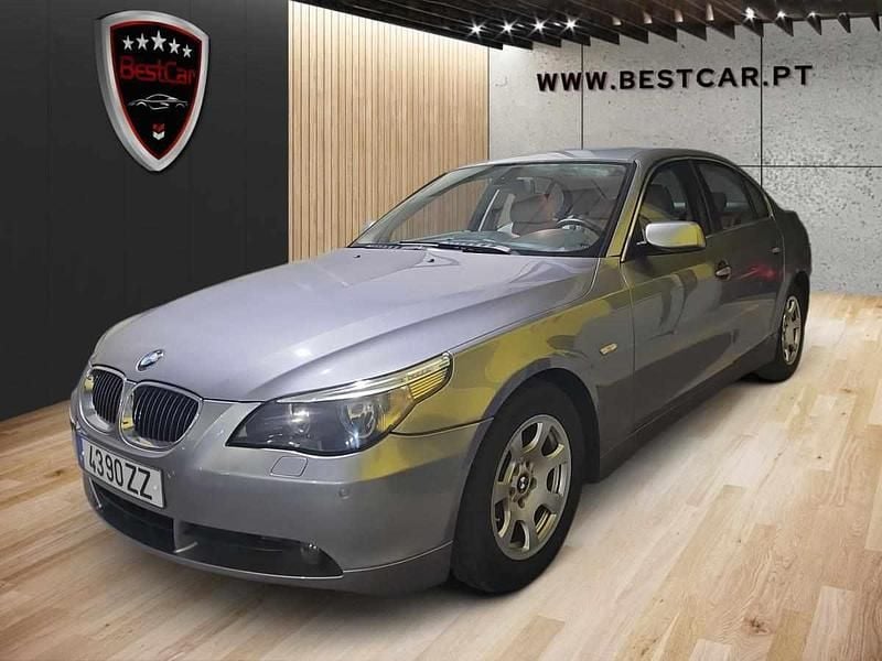Cinzento Usado 2005 BMW 525 Sedan | € 11.950 (Preço justo) - Imagem 1/4