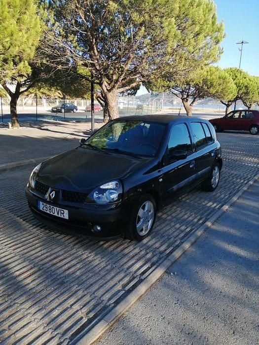 Usado 2003 Renault Clio II Sedan | € 1.900 (Bom preço) - Imagem 1/4