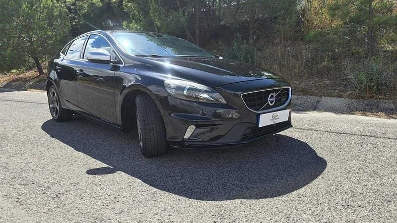 Usado Volvo V40 R-Design Summum 190 HP (139 kW) 2014 Preto Carrinha
