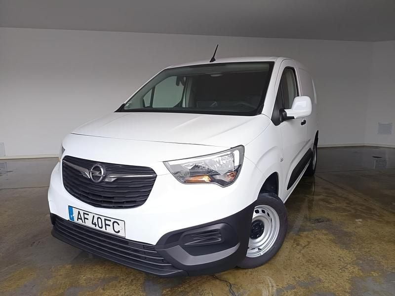 Branco Usado 2021 Opel Combo Monovolume | € 13.900 (Preço justo) - Imagem 1/4