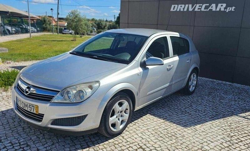 Usado Opel Astra Enjoy 90 HP (66 kW) 2007 Cinza Citadino