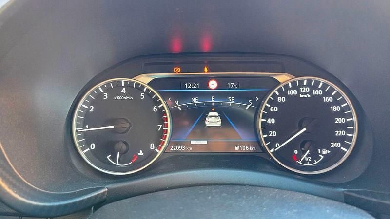 Usado Nissan Juke N-Connecta 114 HP (83 kW) 2021 Cinzento SUV