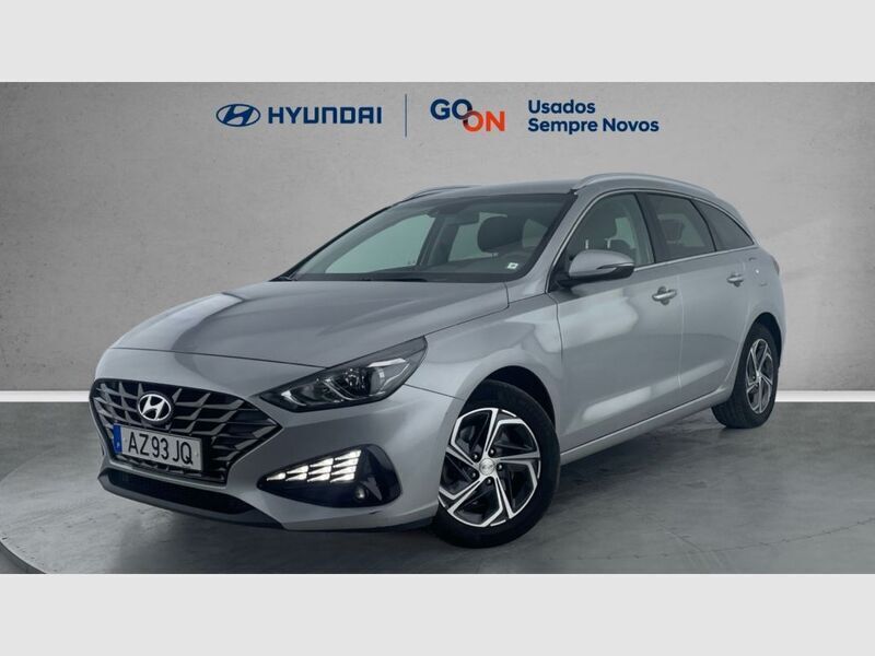 Shimmering silver (metalizado) Usado 2022 Hyundai i30 Style Carrinha | € 22.300 (Preço elevado) - Imagem 1/4