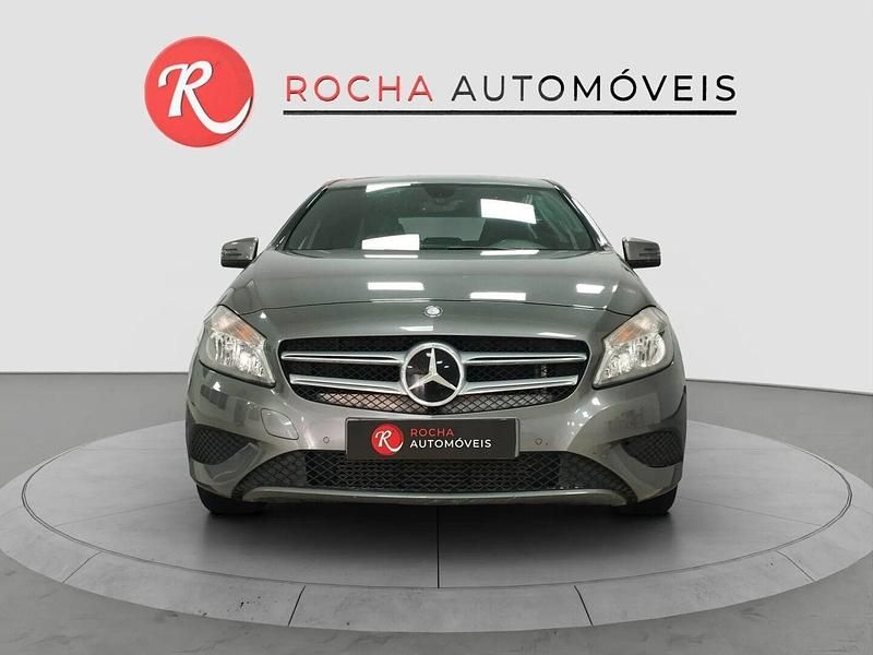 Usado Mercedes A180 Urban 110 HP (80 kW) 2015 Preto