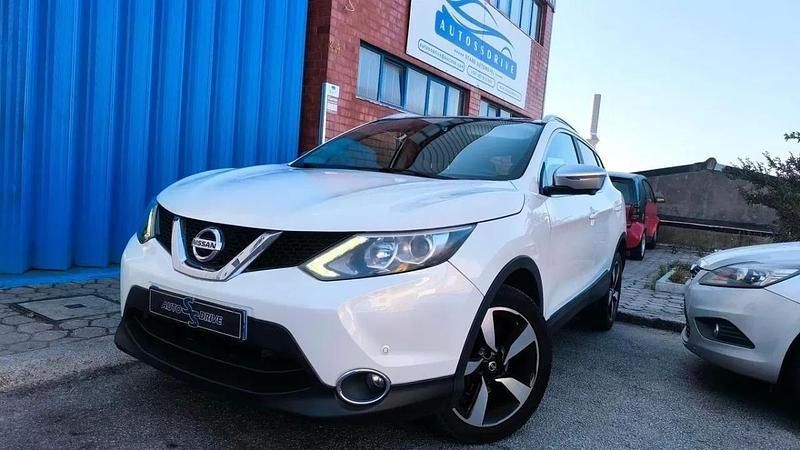 Branco Usado 2015 Nissan Qashqai Tekna SUV | € 13.400 (Bom preço) - Imagem 1/4