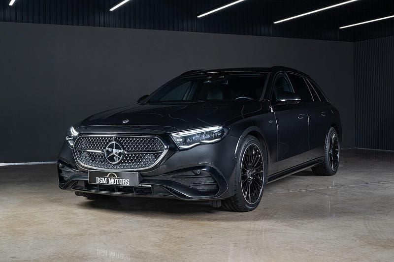 Cinza Usado 2025 Mercedes E300 AMG Carrinha | € 67.900 - Imagem 1/4