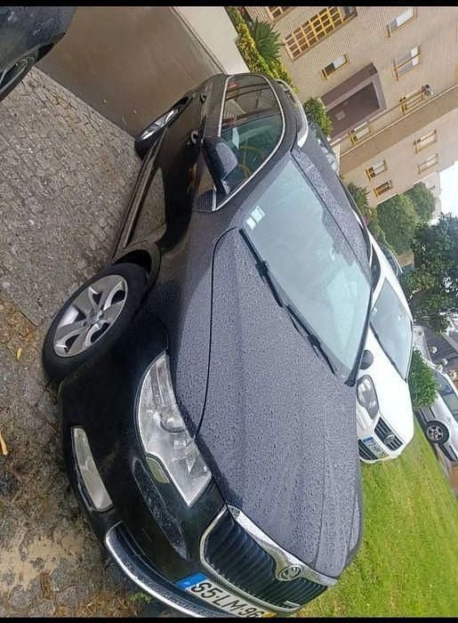 Usado 2011 Skoda Superb Sedan | € 5.100 - Imagem 1/4