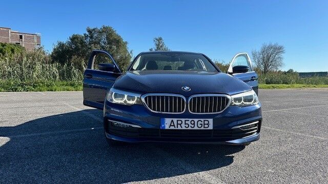 Azul Usado 2020 BMW 520 Luxury Line Carrinha | € 33.900 (Preço justo) - Imagem 1/4