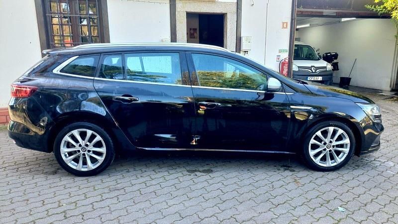Usado Renault Mégane GrandTour Intens 115 HP (84 kW) 2019 Preto Carrinha