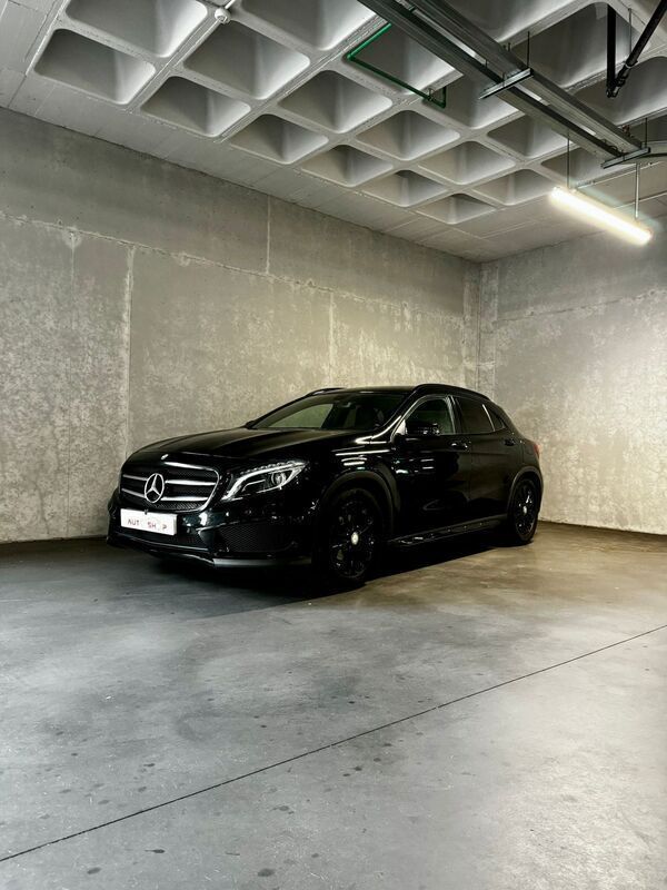 Preto Usado 2016 Mercedes GLA200 AMG line SUV | € 21.990 (Preço justo) - Imagem 1/4
