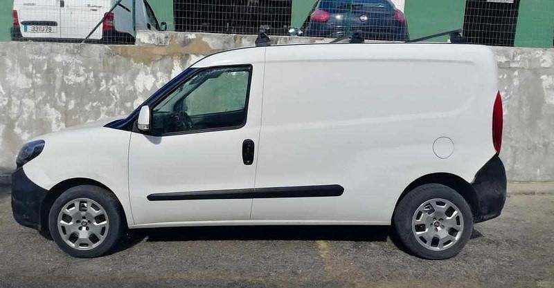 Branco Usado 2019 Fiat Doblò Monovolume | € 9.000 (Super Preço) - Imagem 1/4