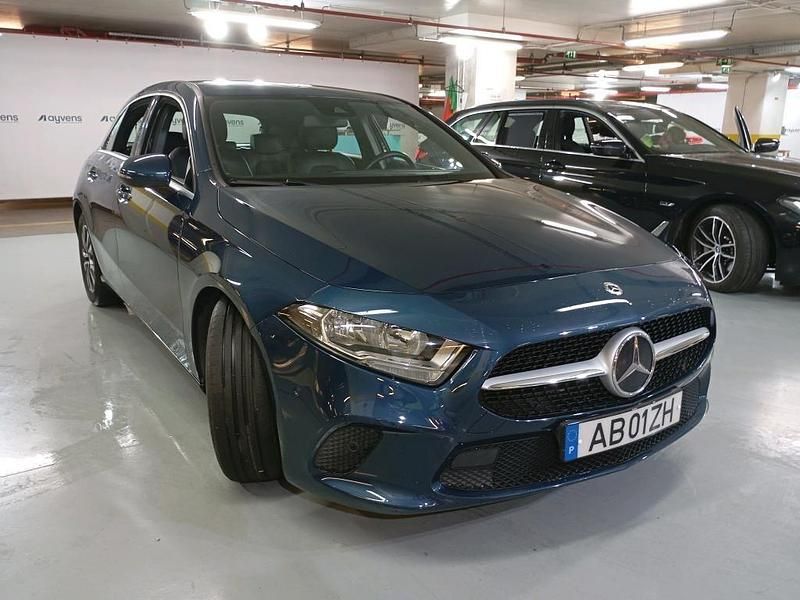 Usado Mercedes A160 Style 95 HP (69 kW) 2020 Azul