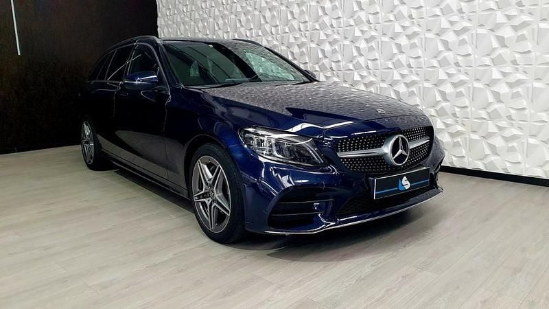Usado Mercedes C220 AMG line 194 HP (142 kW) 2018 Azul Carrinha