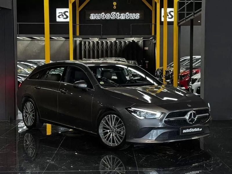 Cinzento Usado 2021 Mercedes CLA180 Shooting Brake Style Carrinha | € 27.990 (Preço justo) - Imagem 1/4