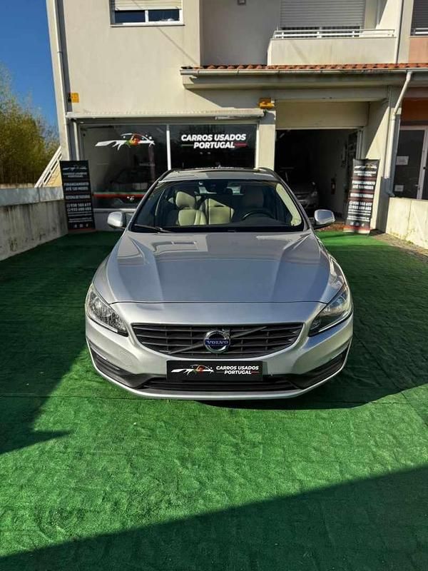 Usado Volvo V60 Summum 115 HP (84 kW) 2014 Cinza Carrinha