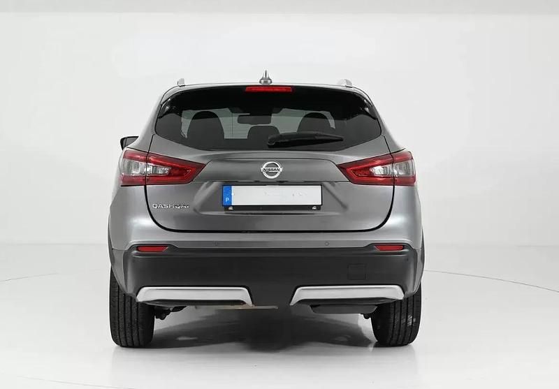 Usado Nissan Qashqai N-Connecta 115 HP (84 kW) 2020 Cinza escuro SUV