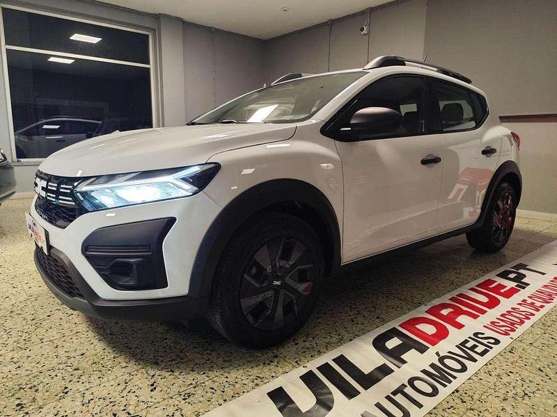 Branco Usado 2024 Dacia Sandero Essentiel | € 16.750 (Preço justo) - Imagem 1/4