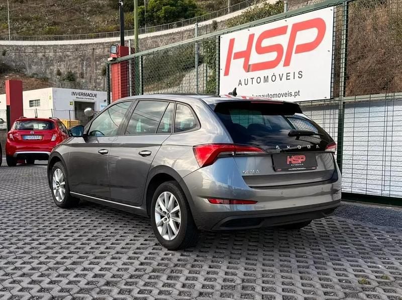 Usado Skoda Scala Ambition 95 HP (69 kW) 2022 Branco Citadino