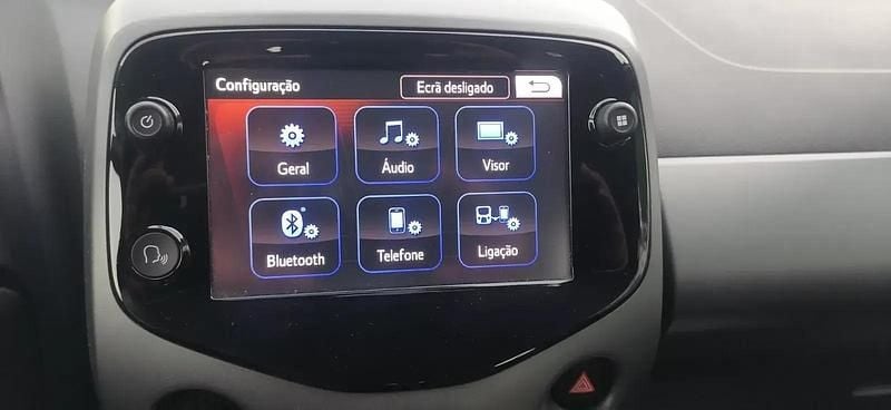 Usado Toyota Aygo 75 HP (55 kW) 2019 Preto Citadino