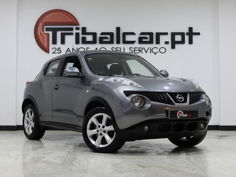 Usado Nissan Juke Acenta 110 HP (80 kW) 2012 Cinza SUV